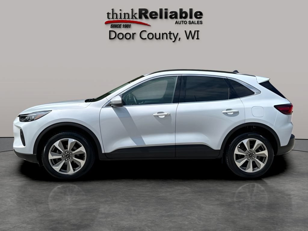 Used 2025 Ford Escape Platinum AWD/4WD image 2
