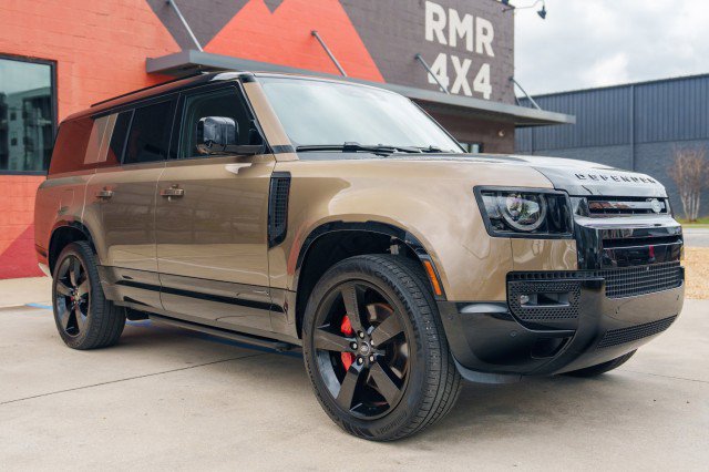 Used 2025 Land Rover Defender 130 X image 3