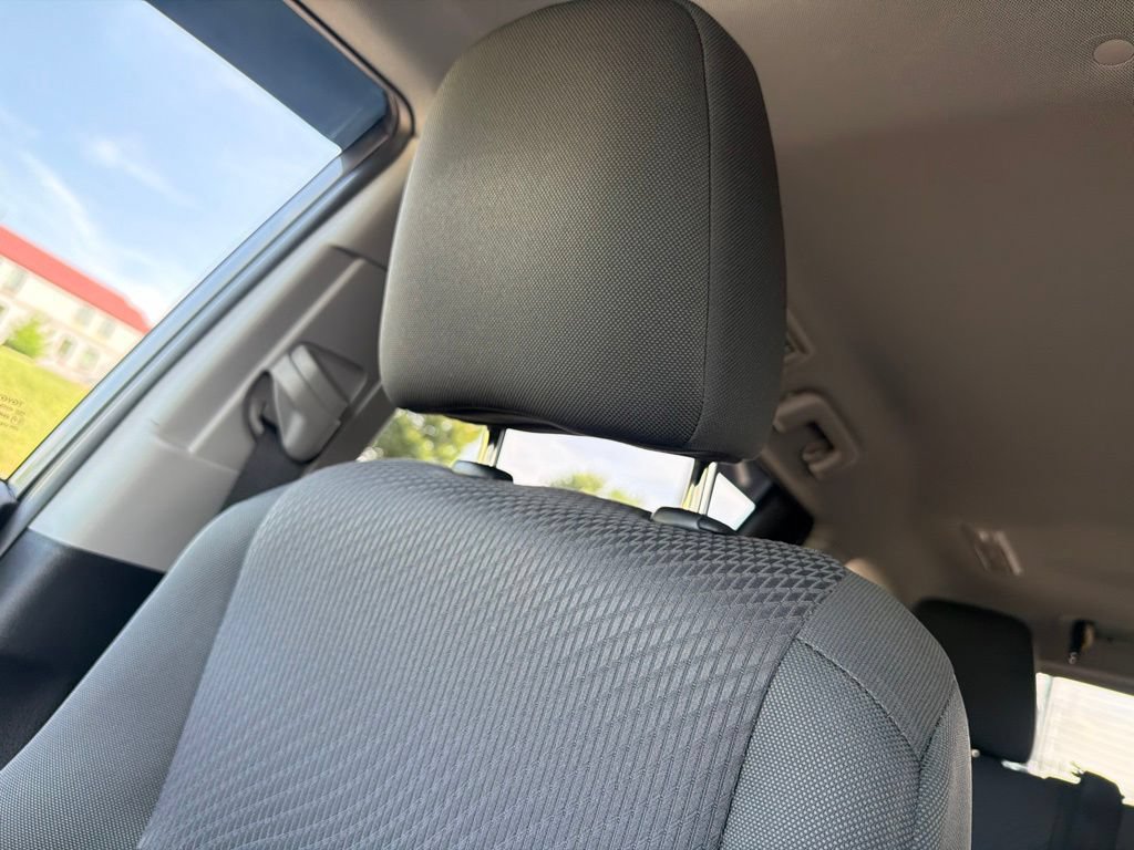 Used 2019 Toyota Highlander LE FWD image 20