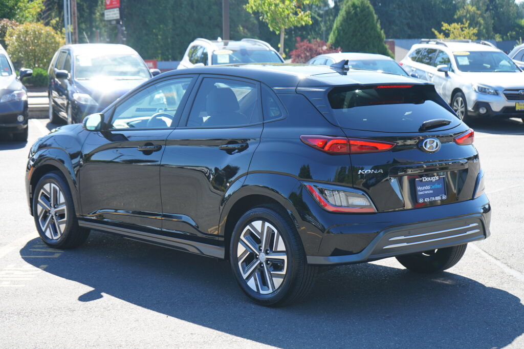 Certified 2023 Hyundai Kona Limited FWD image 7