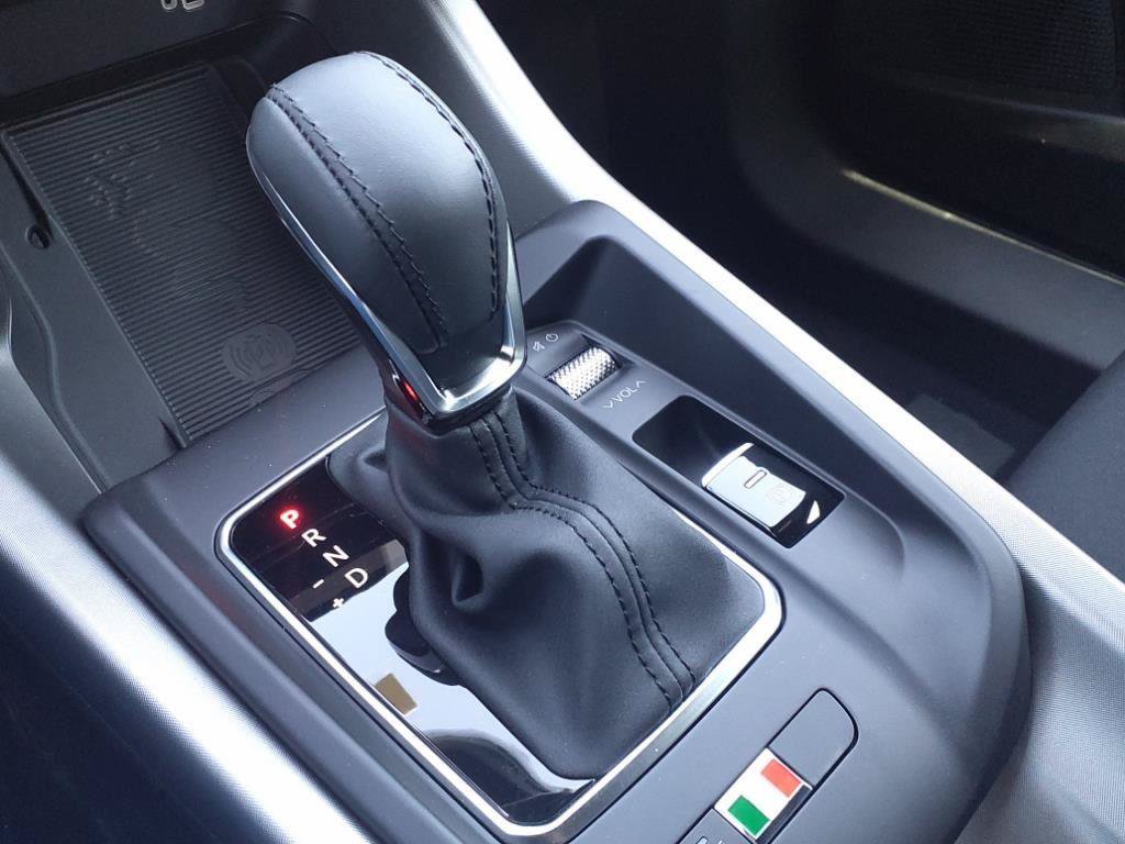 New 2025 Alfa Romeo Tonale AWD/4WD image 12