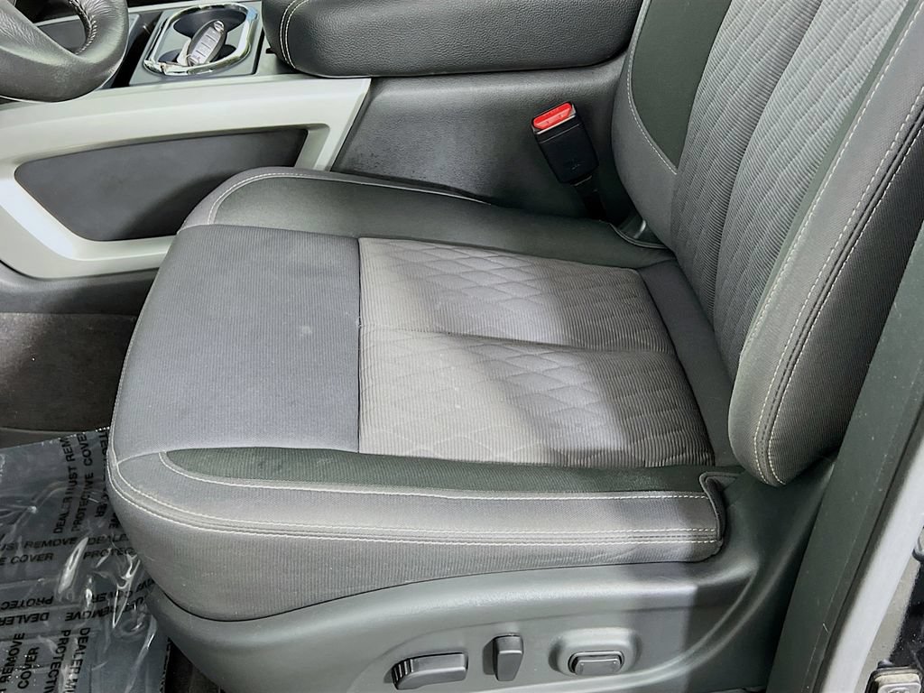 Used 2021 Nissan Titan SV w/ SV Convenience Package AWD/4WD image 18