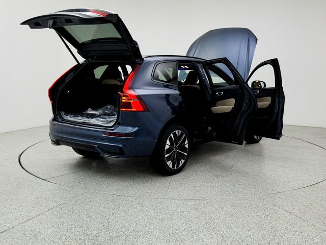 New 2026 Volvo XC60 B5 Plus w/ Protection Package Premier image 11