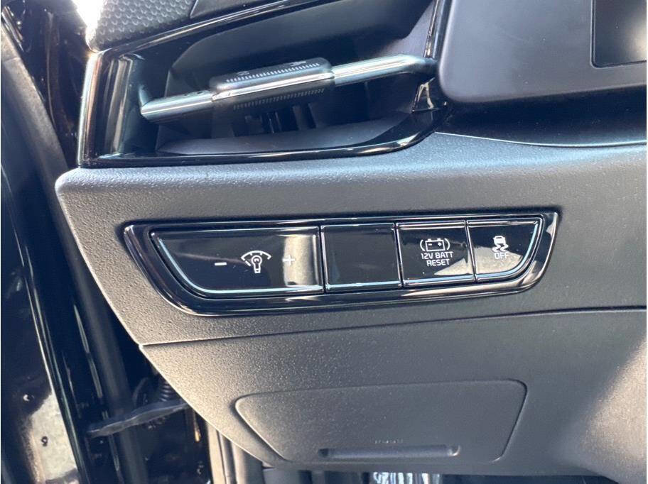Used 2023 Kia Niro LX FWD image 8