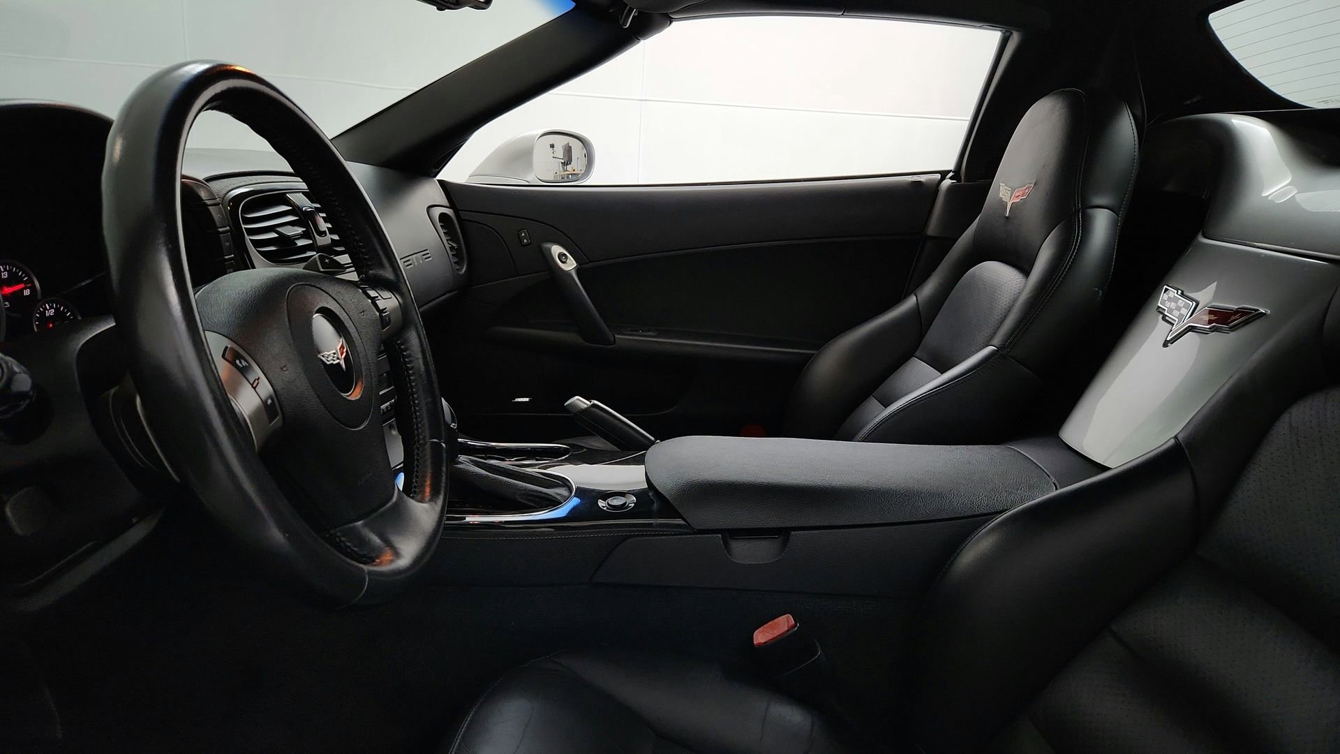 Used 2010 Chevrolet Corvette Grand Sport w/ Preferred Equipment Group RWD image 12