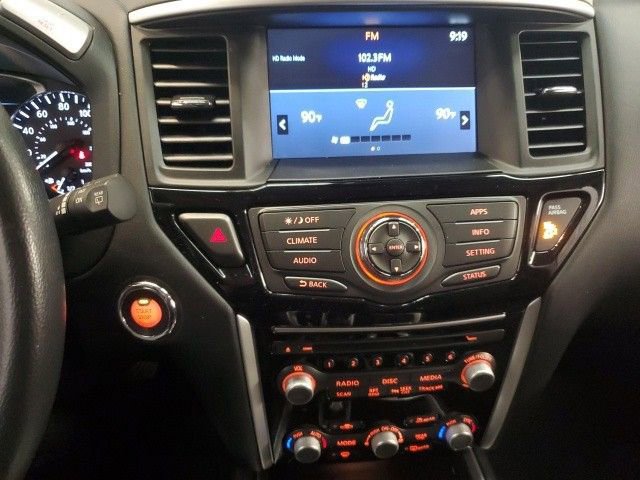 Used 2020 Nissan Pathfinder SV image 18