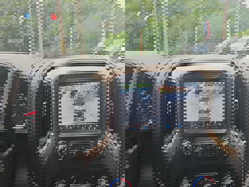 Used 2019 Chevrolet Silverado 1500 High Country w/ Technology Package image 25