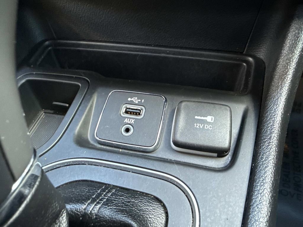 Used 2021 Jeep Cherokee Latitude Lux 80th Anniv w/ Quick Order Package 2YU 80th image 34