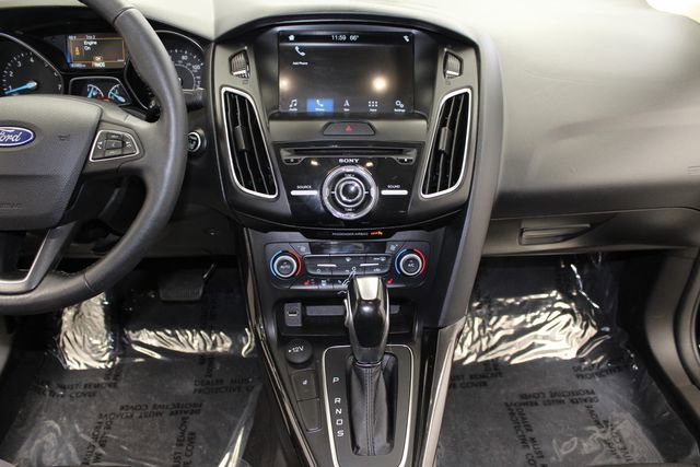 Used 2018 Ford Focus Titanium w/ Titanium Technology Package FWD image 19