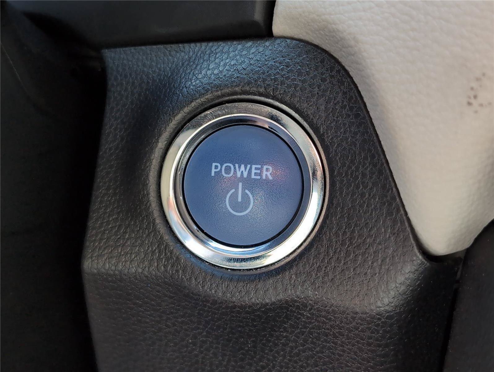 Used 2022 Toyota RAV4 XLE Premium AWD/4WD image 27
