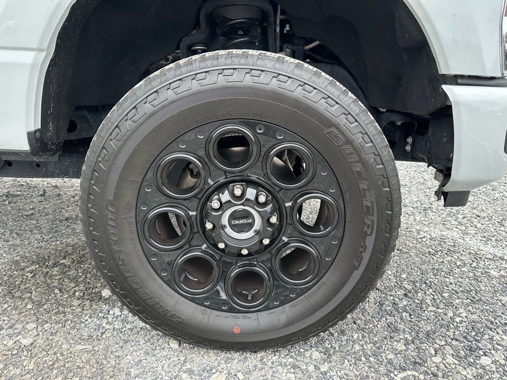 Used 2025 Ford F250 XLT w/ Black Appearance Package image 16