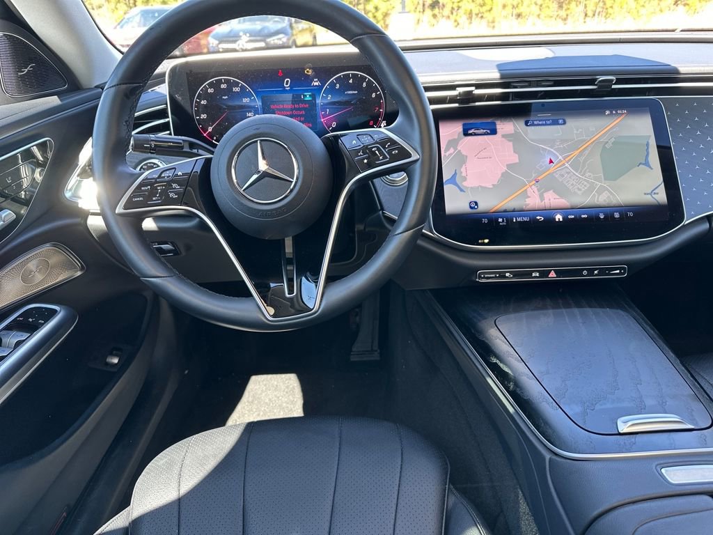 Used 2024 Mercedes-Benz E 350 4MATIC Sedan image 2