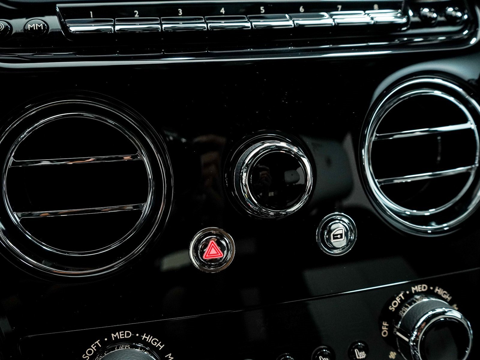 Certified 2025 Rolls-Royce Cullinan image 44