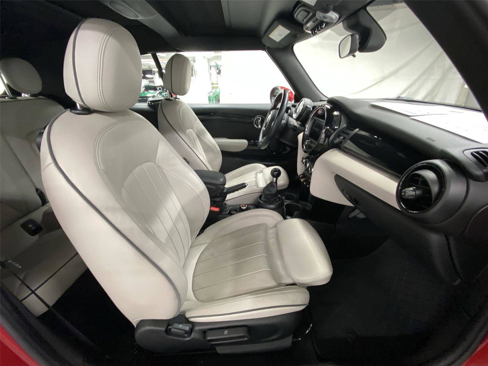 Used 2019 MINI Cooper S image 29