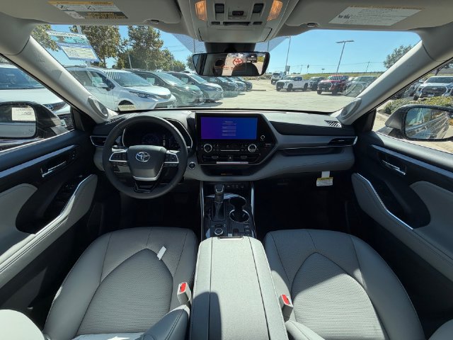 New 2026 Toyota Highlander Limited AWD/4WD image 21