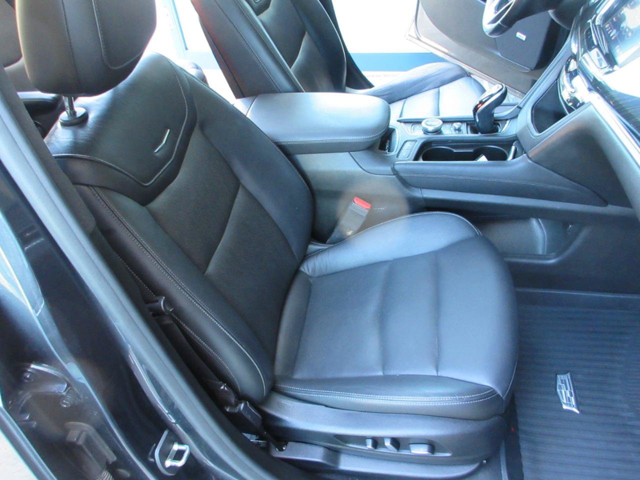 Used 2020 Cadillac XT6 Premium Luxury AWD/4WD image 22