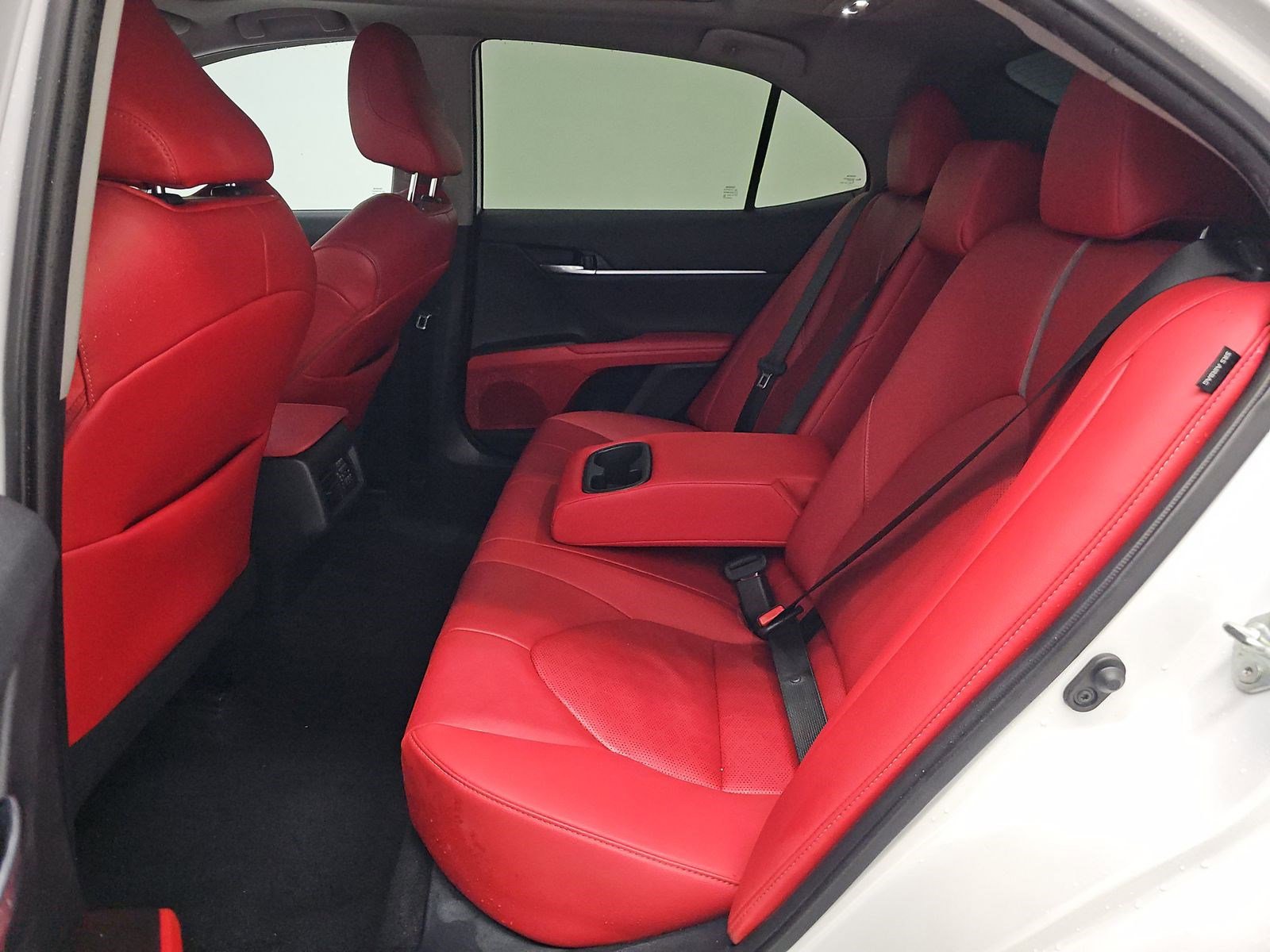 Used 2021 Toyota Camry XSE image 14