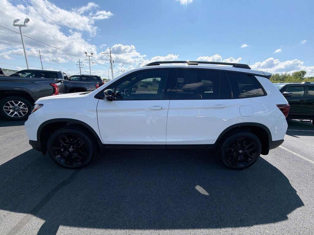 Used 2024 Honda Passport Black Edition image 5