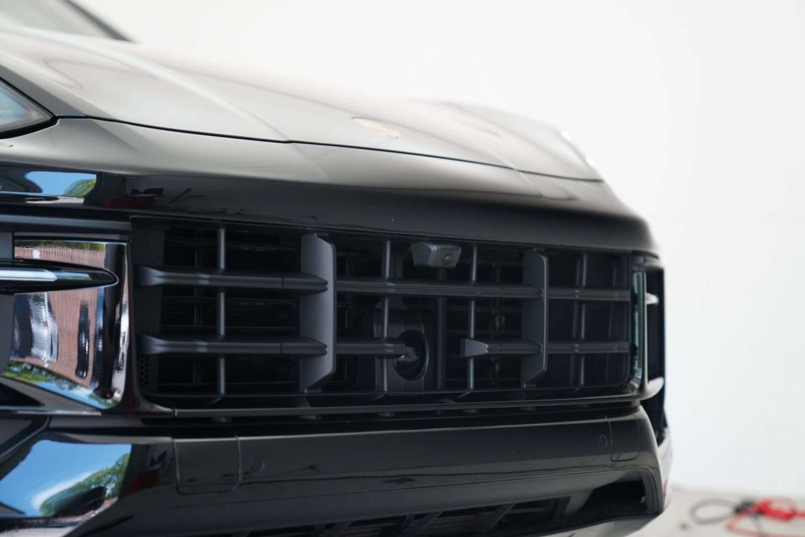 Used 2025 Porsche Cayenne GTS AWD/4WD image 6
