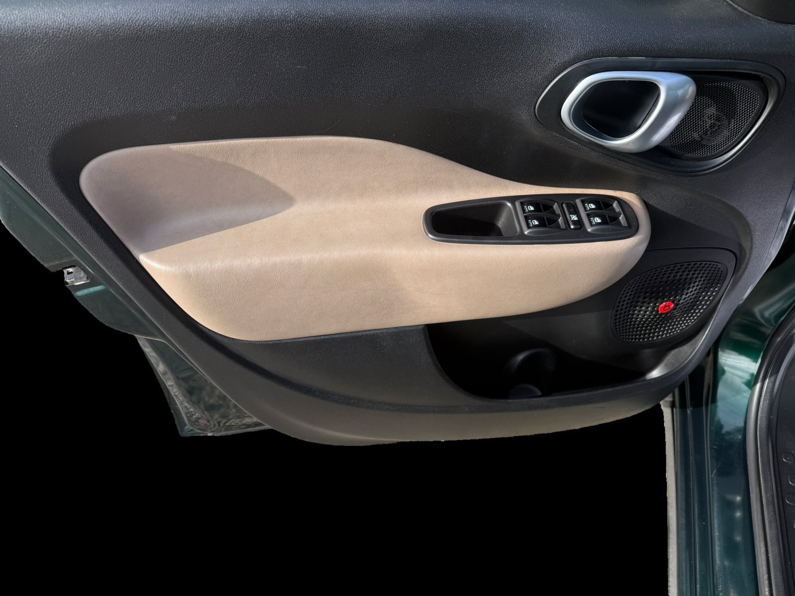 Used 2015 FIAT 500L Trekking FWD image 23