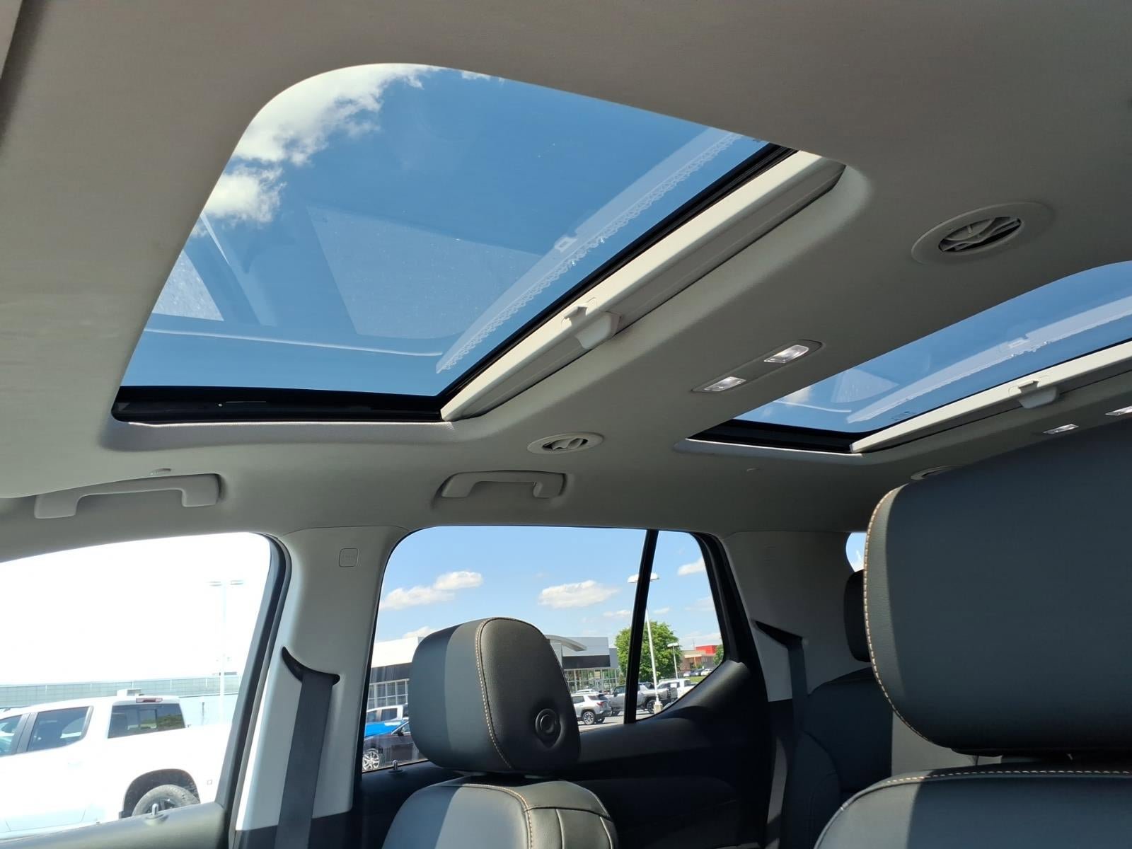 Used 2020 Chevrolet Traverse LT w/ LT Premium Package AWD/4WD image 25