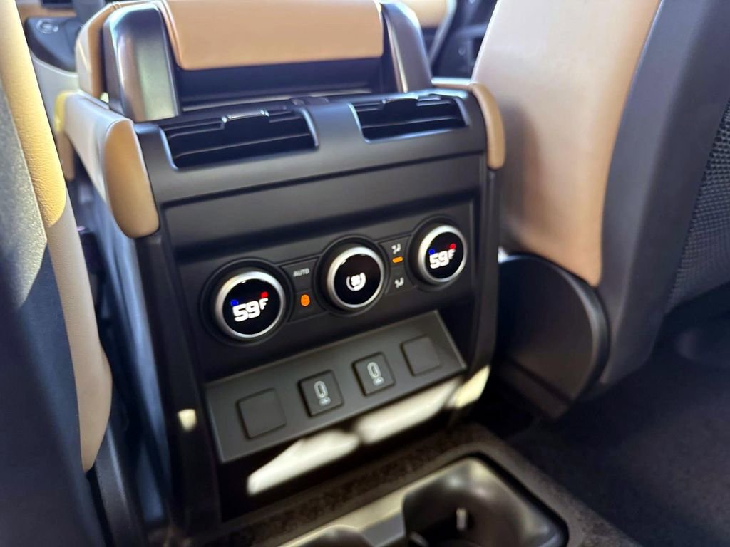 New 2026 Land Rover Defender 130 X-Dynamic SE image 13
