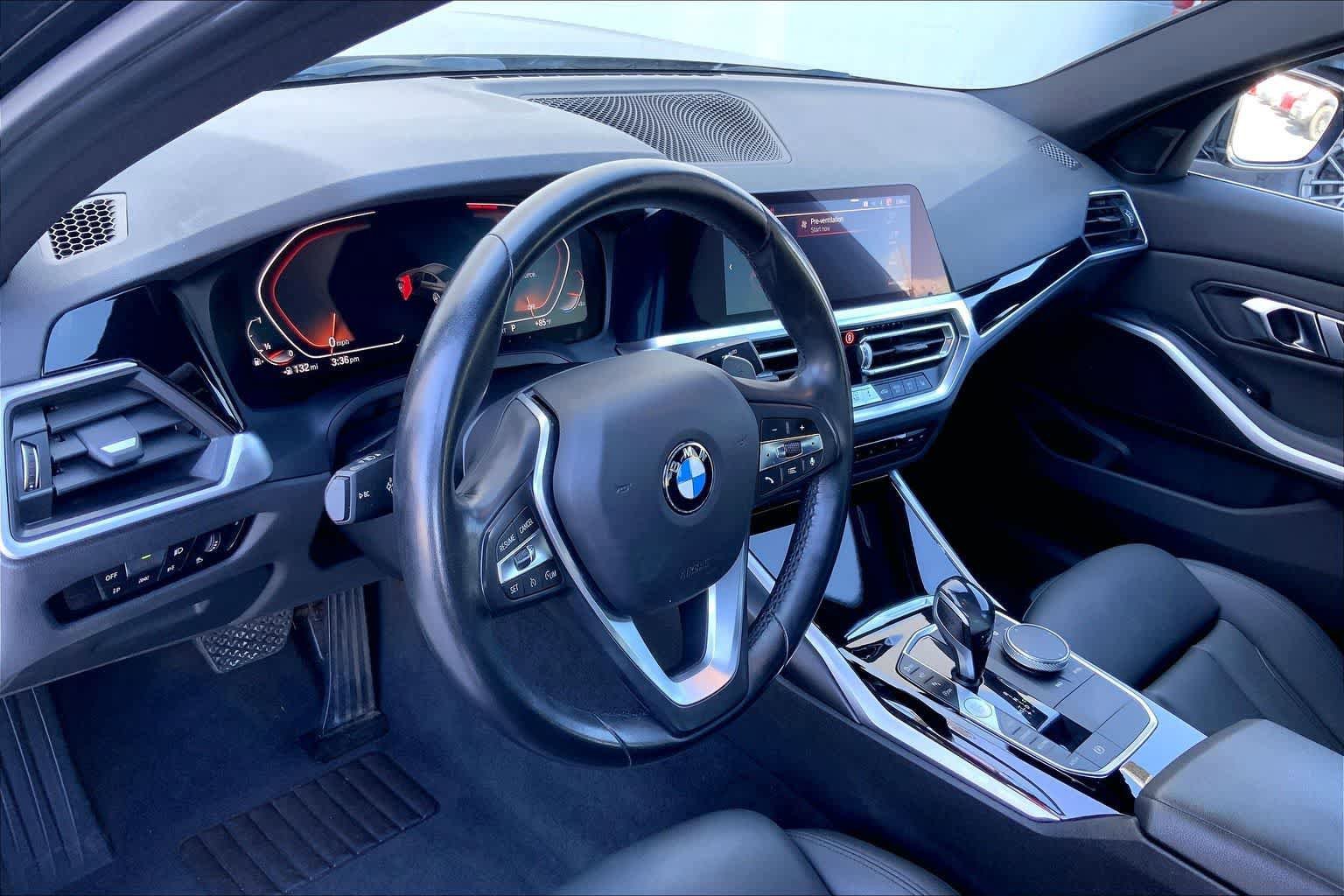 Used 2019 BMW 330i Sedan w/ Convenience Package RWD image 3