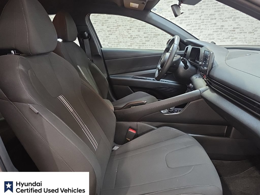 Certified 2025 Hyundai Elantra Sport FWD image 9