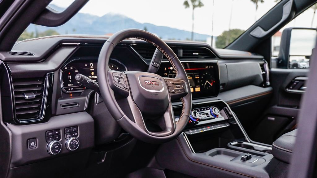 Used 2025 GMC Sierra 2500 AT4 image 20