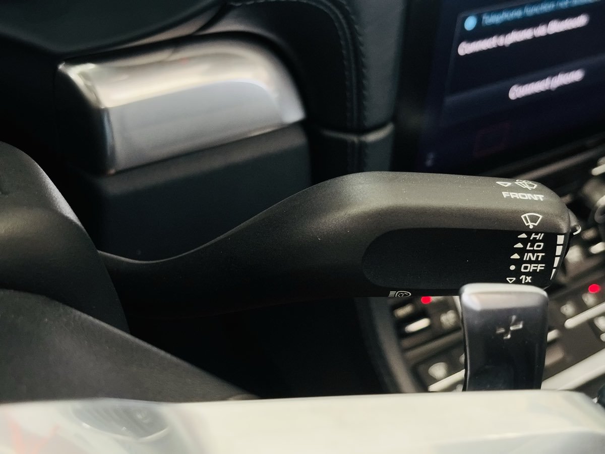 Used 2019 Porsche 718 Boxster RWD image 47