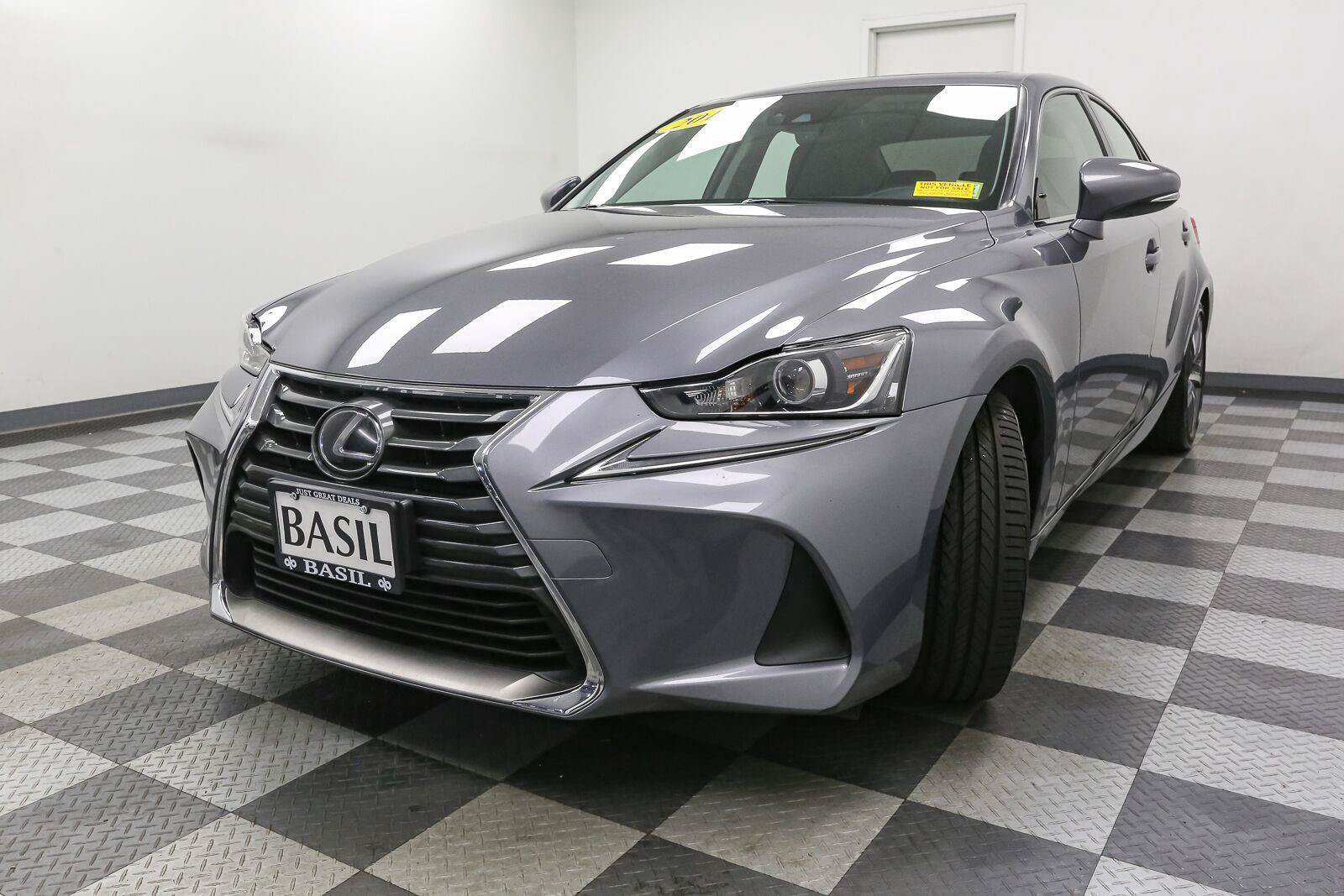 Used 2018 Lexus IS 300 AWD w/ Comfort Package image 4