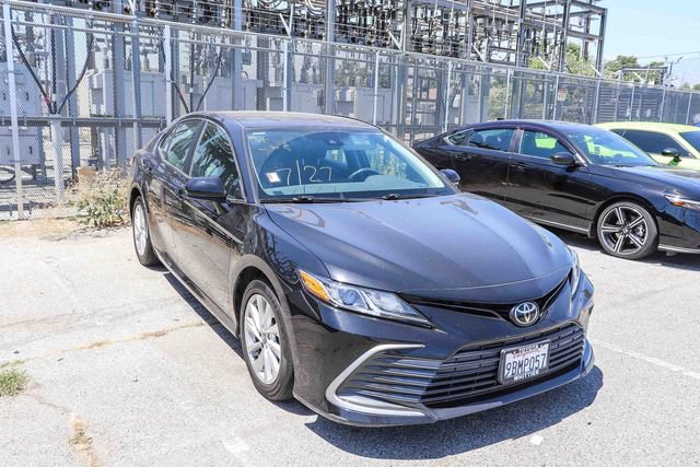 Used 2022 Toyota Camry LE w/ Carpet Mat Package (TMS) FWD image 2