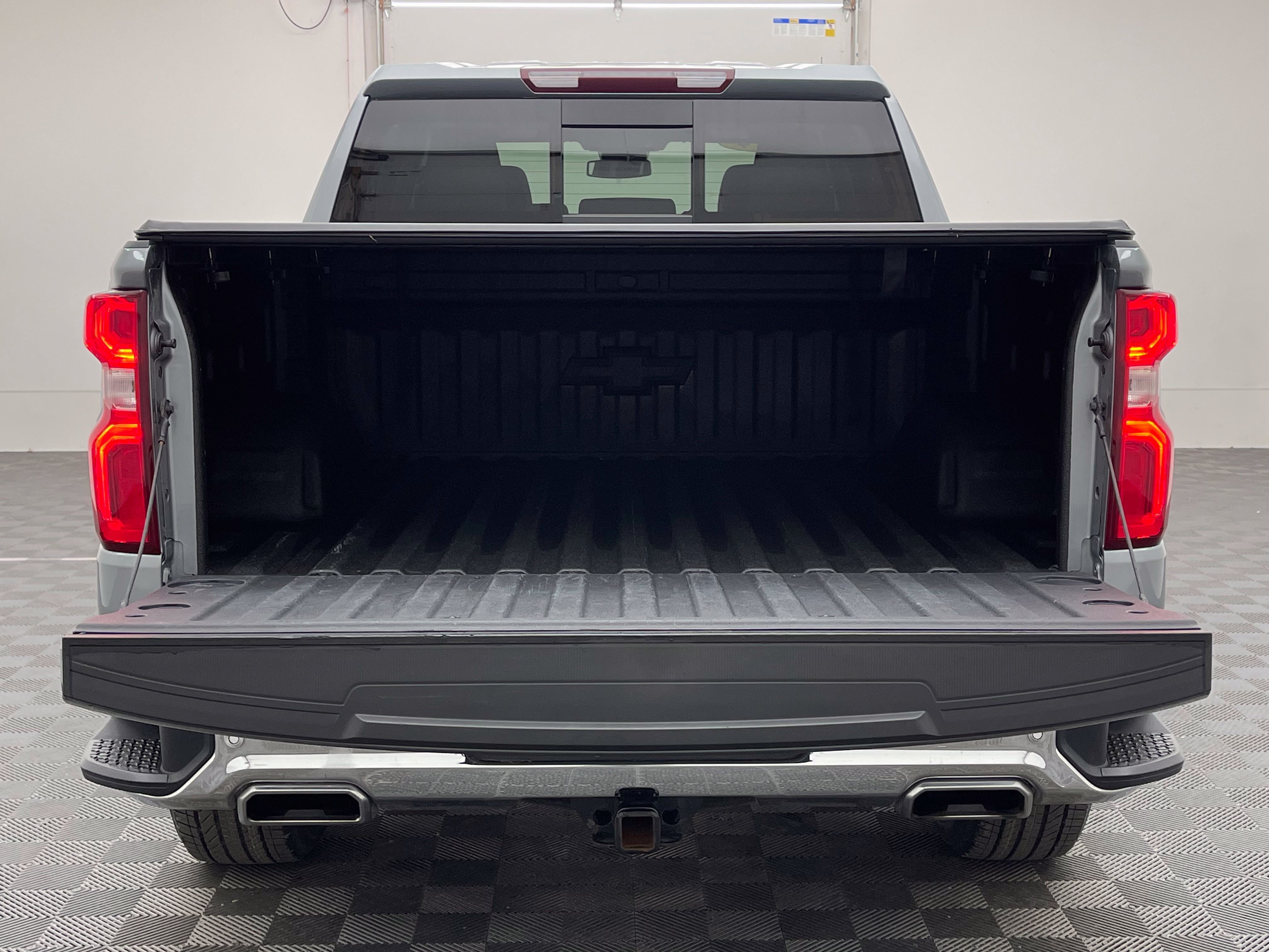 Used 2024 Chevrolet Silverado 1500 LTZ w/ LTZ Convenience Package II AWD/4WD image 10