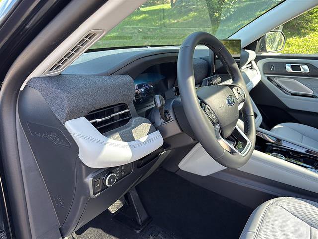 New 2026 Ford Explorer Platinum w/ LUX Leather Package AWD/4WD image 12
