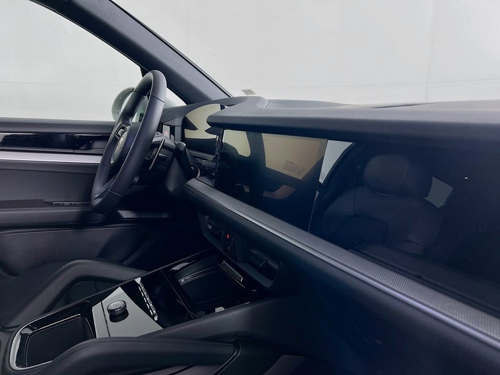 New 2026 Porsche Cayenne image 31