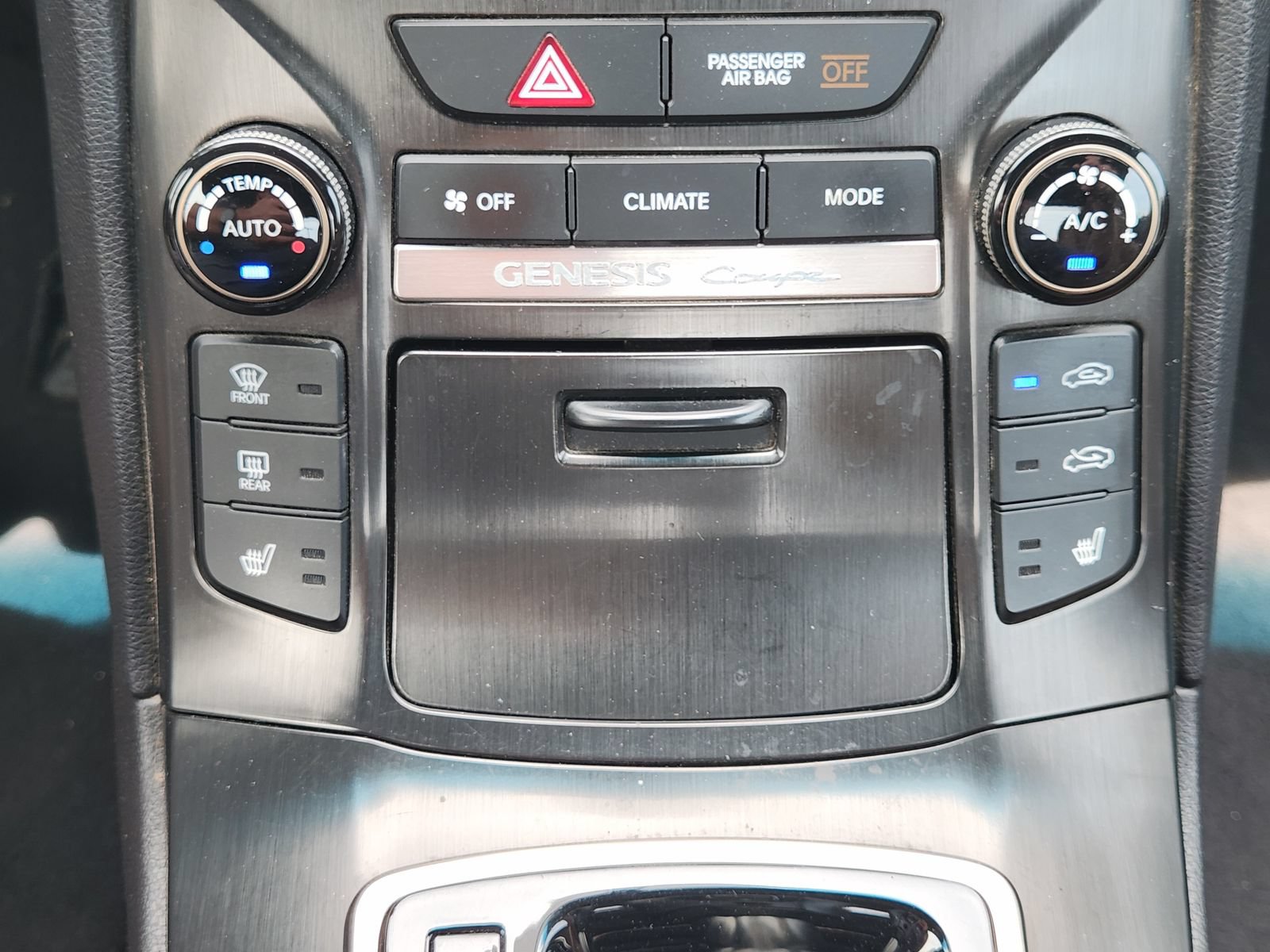Used 2015 Hyundai Genesis 3.8 RWD image 21