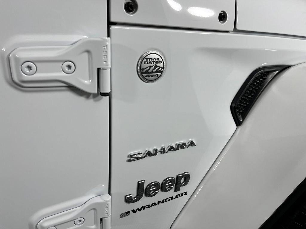Used 2024 Jeep Wrangler Unlimited Sahara AWD/4WD image 4