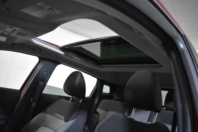 Certified 2025 Nissan Kicks SV w/ SV Premium Package AWD/4WD image 36