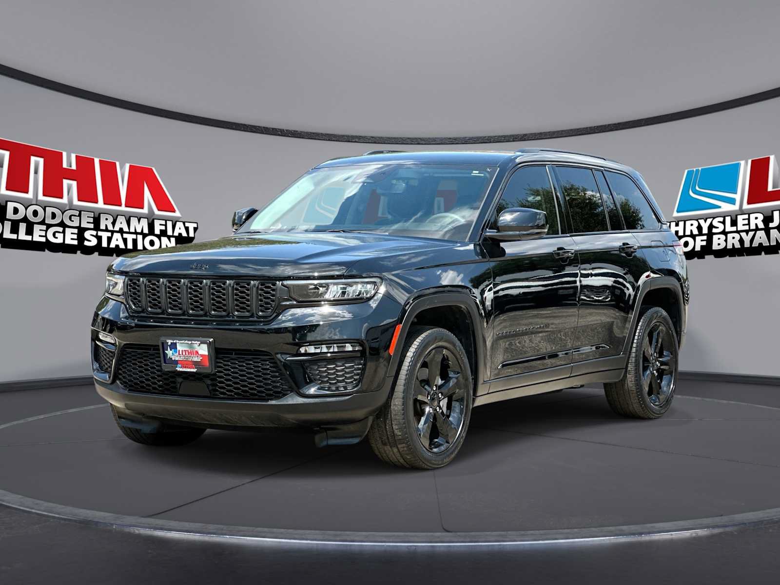 Used 2023 Jeep Grand Cherokee Limited w/ Black Appearance Package AWD/4WD image 1