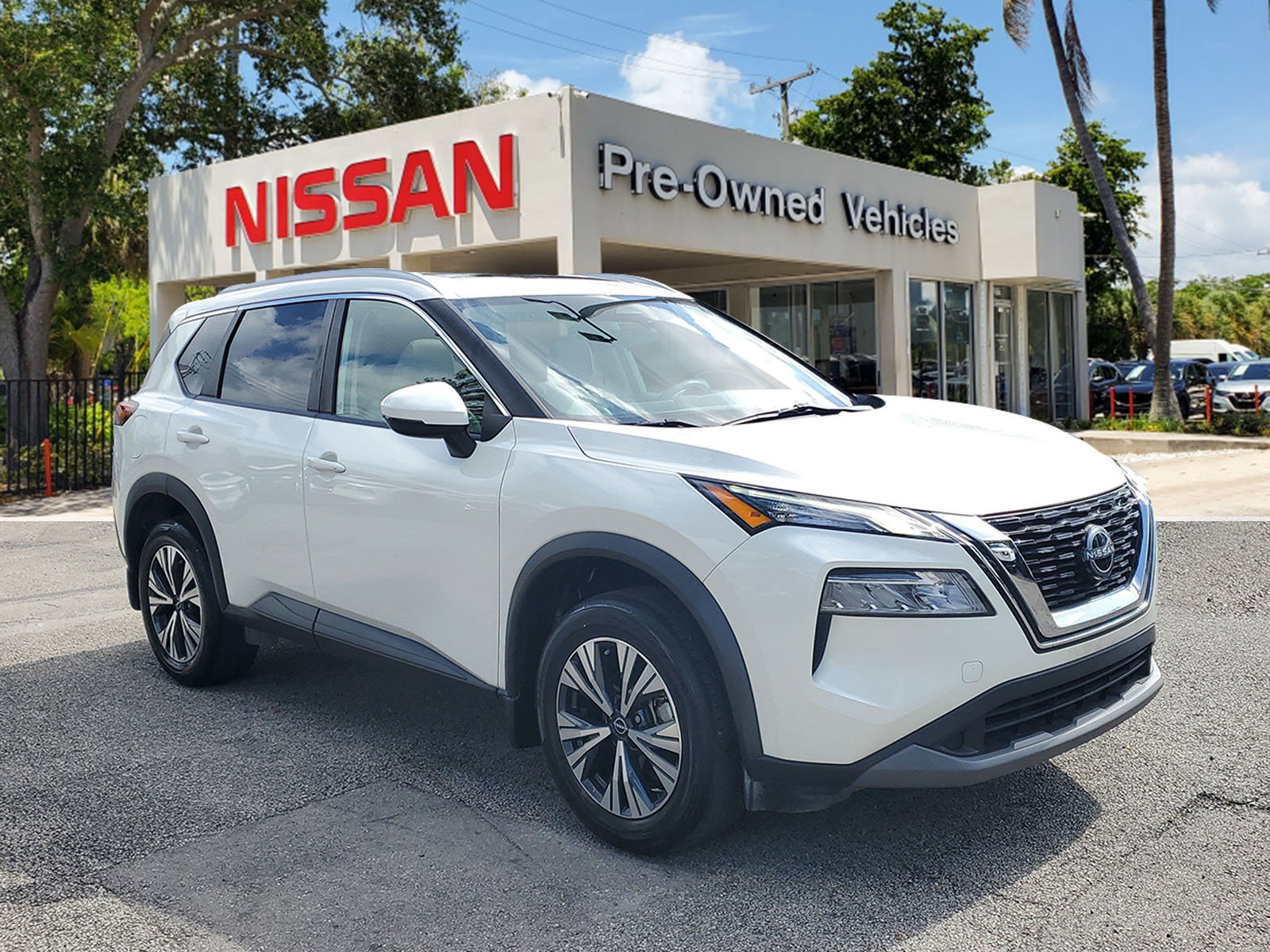 Certified 2022 Nissan Rogue SV w/ SV Premium Package image 3