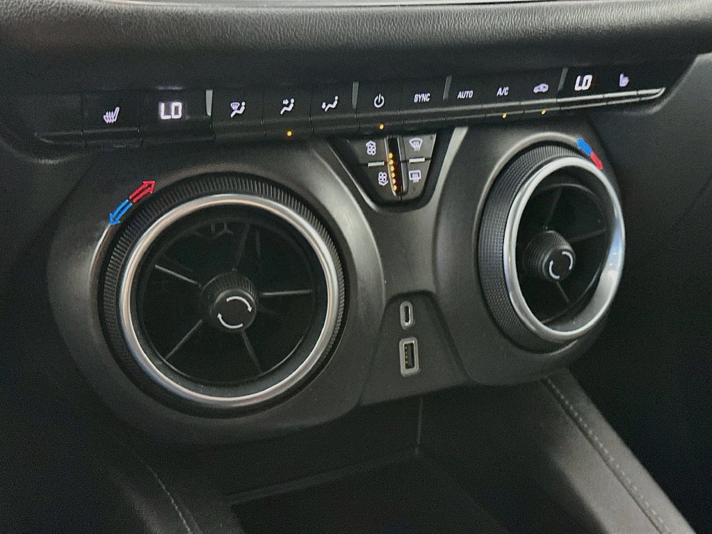 Used 2019 Chevrolet Blazer LT AWD/4WD image 18