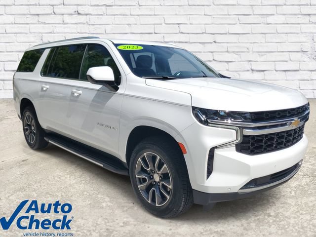 Used 2023 Chevrolet Suburban LS RWD image 4
