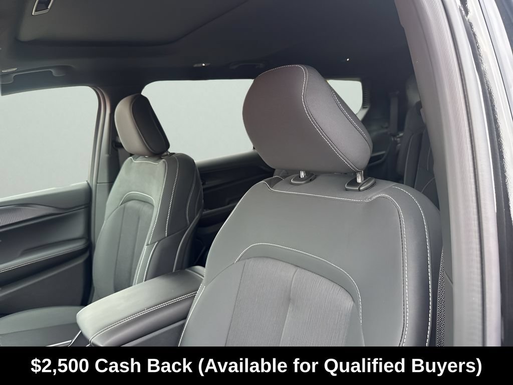 New 2025 Jeep Grand Cherokee L Laredo w/ Luxury Tech Group I RWD image 33