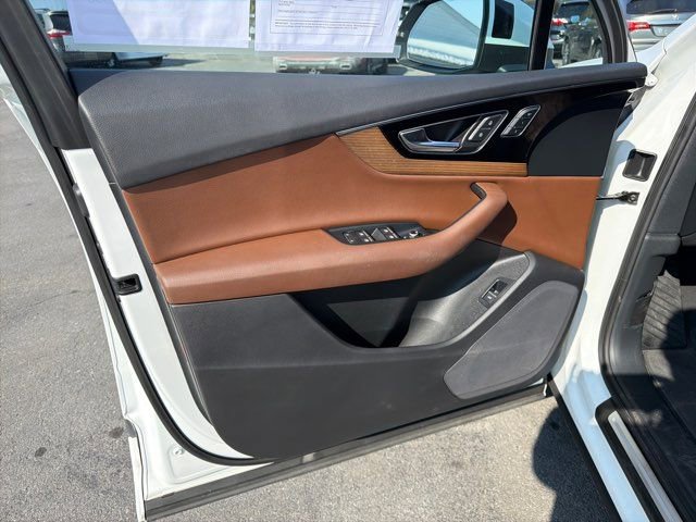 Used 2017 Audi Q7 3.0T Premium Plus image 12