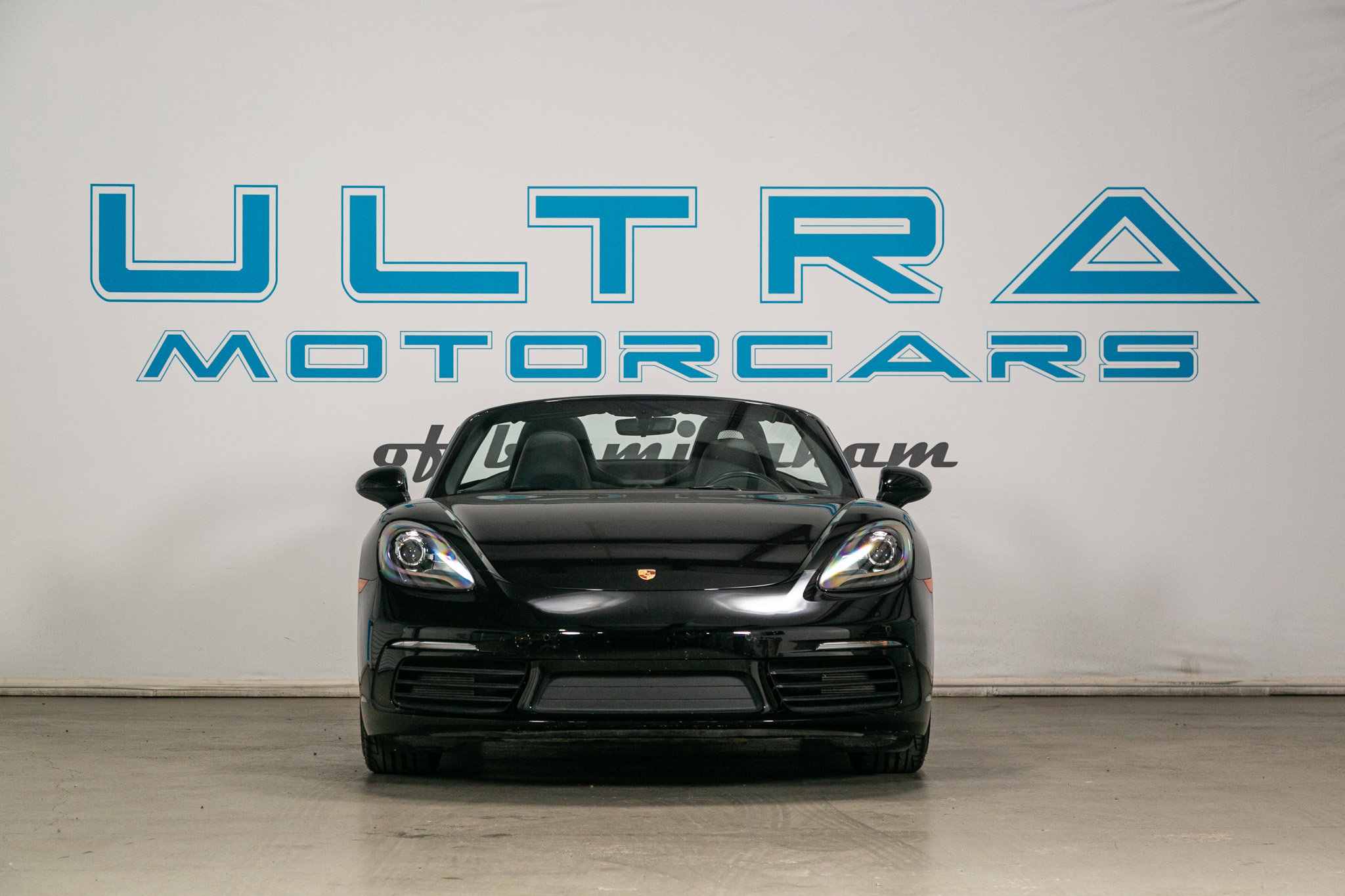 Used 2018 Porsche 718 Boxster Roadster w/ Sport Chrono Package image 11