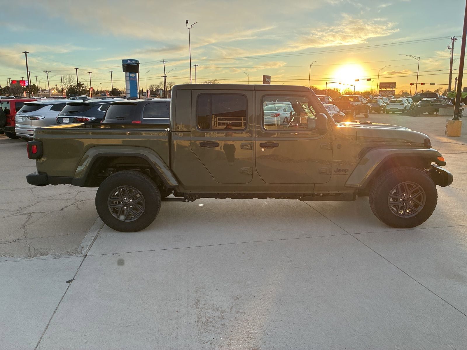 New 2026 Jeep Gladiator Sport image 7