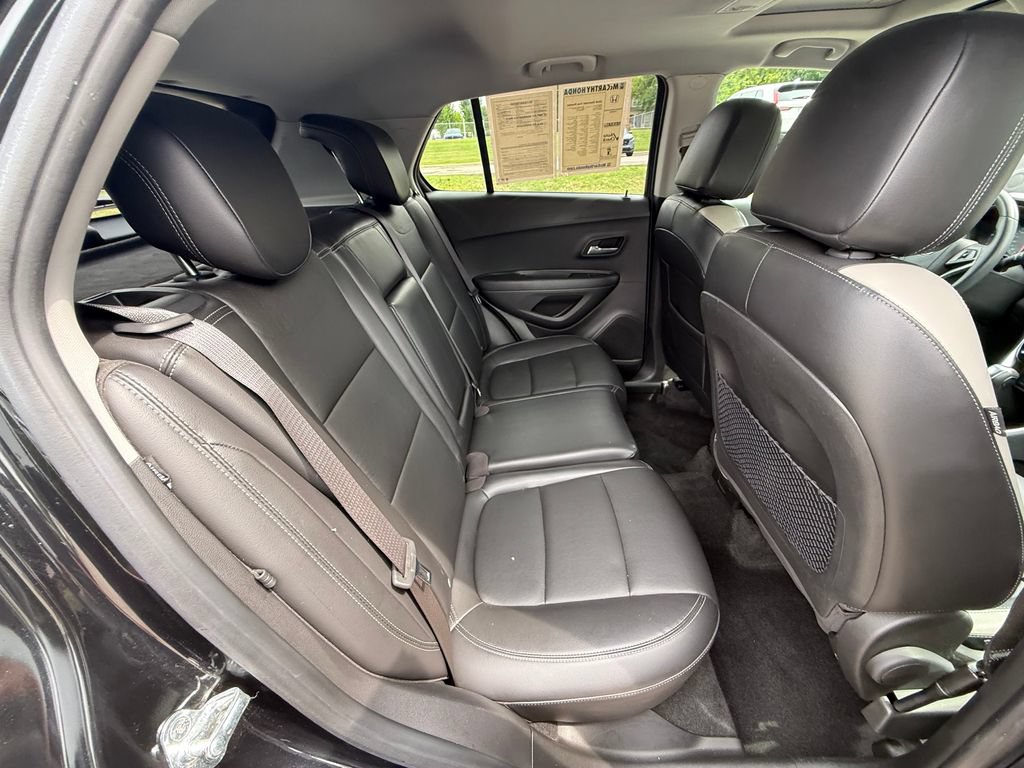 Used 2018 Chevrolet Trax Premier w/ Midnight Edition FWD image 35