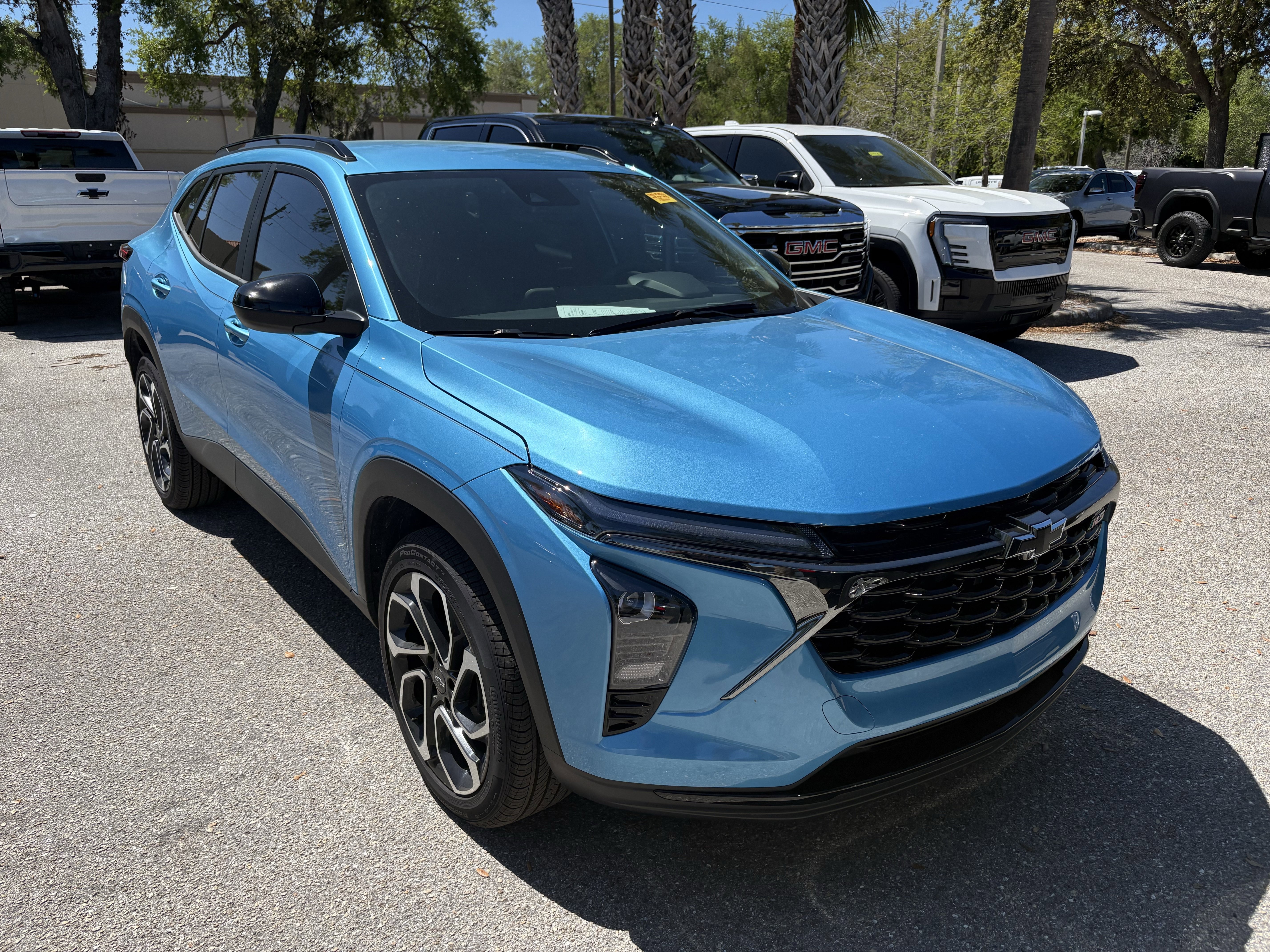 Used 2025 Chevrolet Trax RS w/ Driver Confidence Package image 1