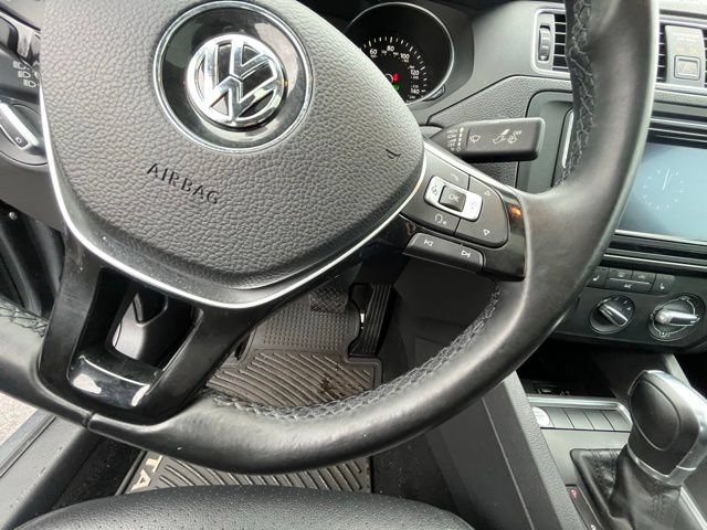 Used 2016 Volkswagen Jetta SE FWD image 40