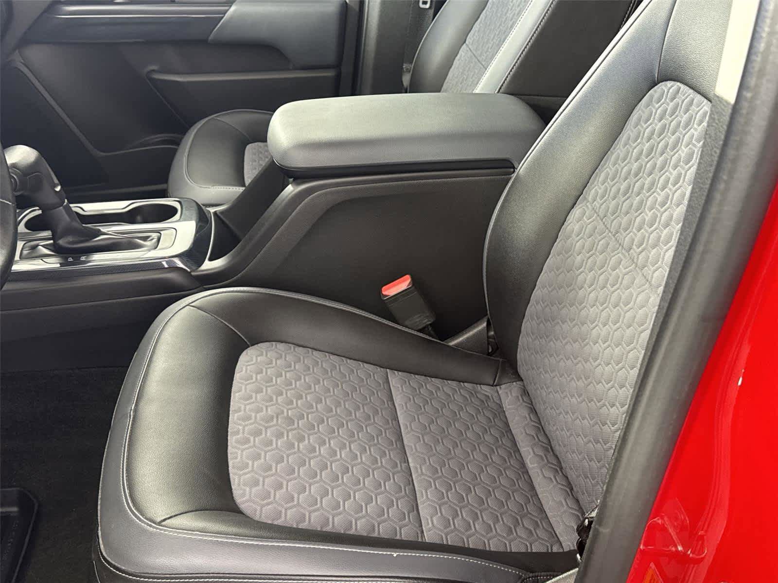 Used 2015 Chevrolet Colorado Z71 AWD/4WD image 13